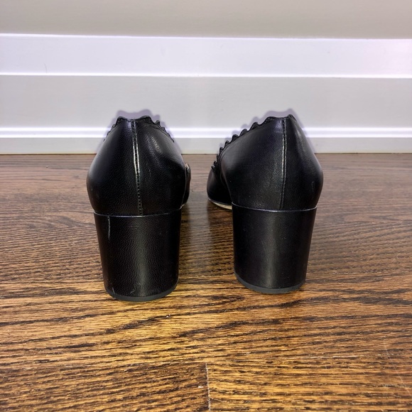 💠 Chloe Lauren Scallop Block Heel Pump - Picture 3 of 8